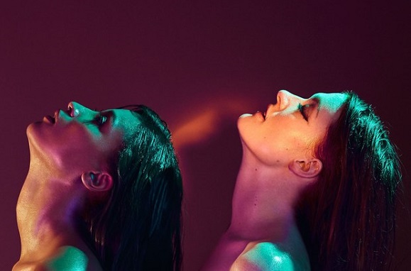 icona-pop-brightside-2